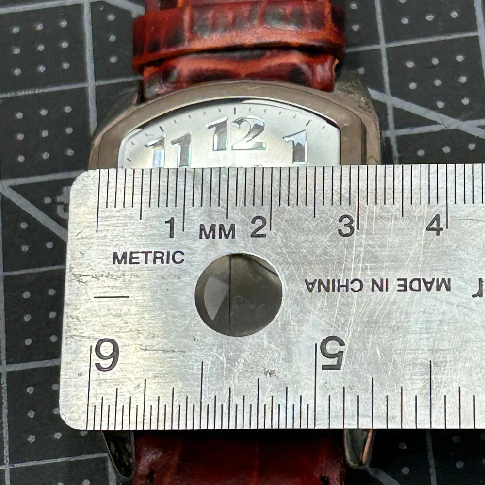 Invicta 5726 Mens Watch Silver Sunburst Dial Brown Leather Strap Swiss Movt 33mm